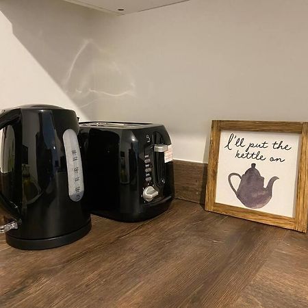 برمنغهام 2 Bedroom Private Spacious Apartment In West Midlands المظهر الخارجي الصورة