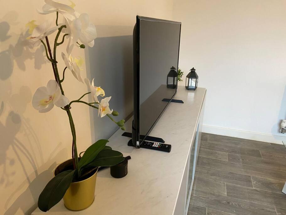 برمنغهام 2 Bedroom Private Spacious Apartment In West Midlands المظهر الخارجي الصورة