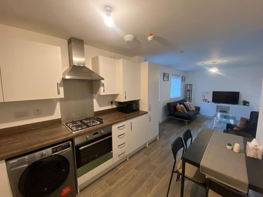 برمنغهام 2 Bedroom Private Spacious Apartment In West Midlands المظهر الخارجي الصورة